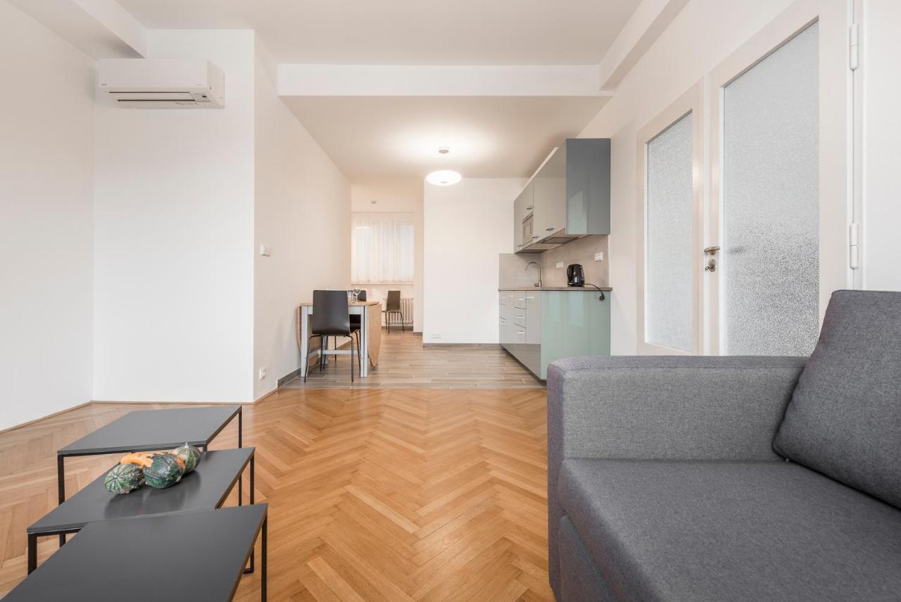 Merkur Apartments براغ المظهر الخارجي الصورة